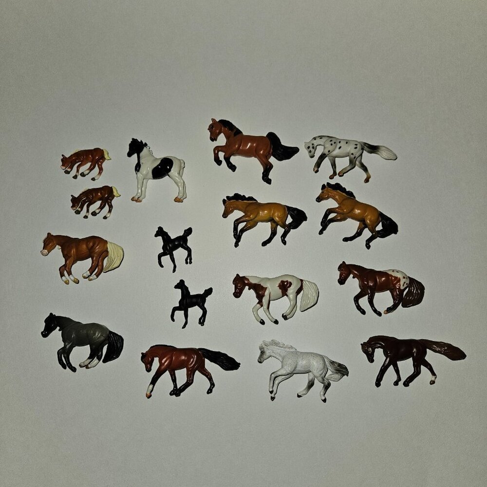 16 Small Plastic Toy Horse Lot Breyer Mini Whinnies Meg Britt Smokey Harley READ